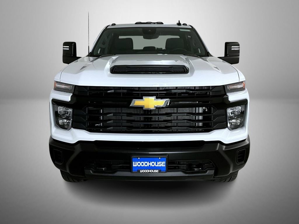 2025 Chevrolet Silverado 2500HD photo 2