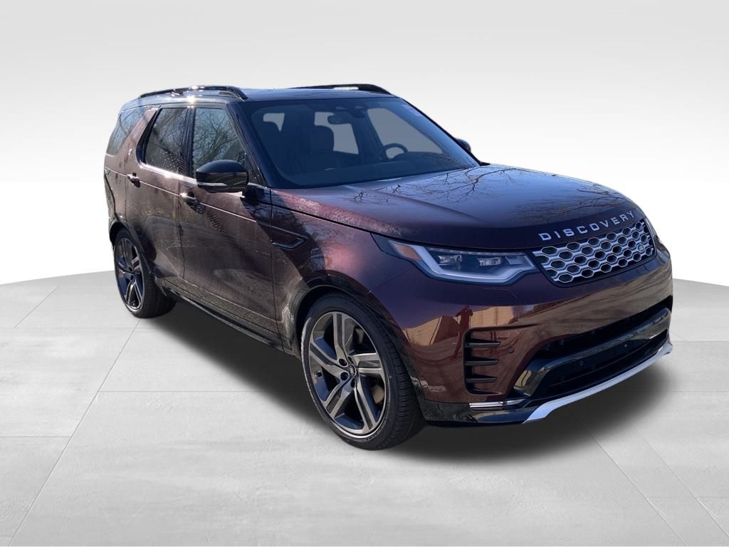 2026 Land Rover Discovery photo 3
