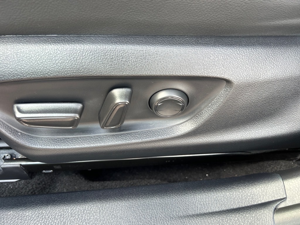 2024 Toyota Camry Hybrid XSE photo 26