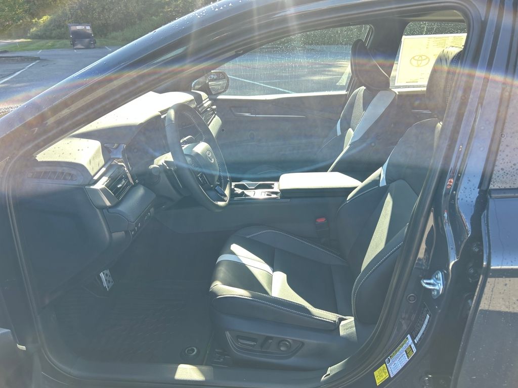 2026 Toyota Camry SE photo 9