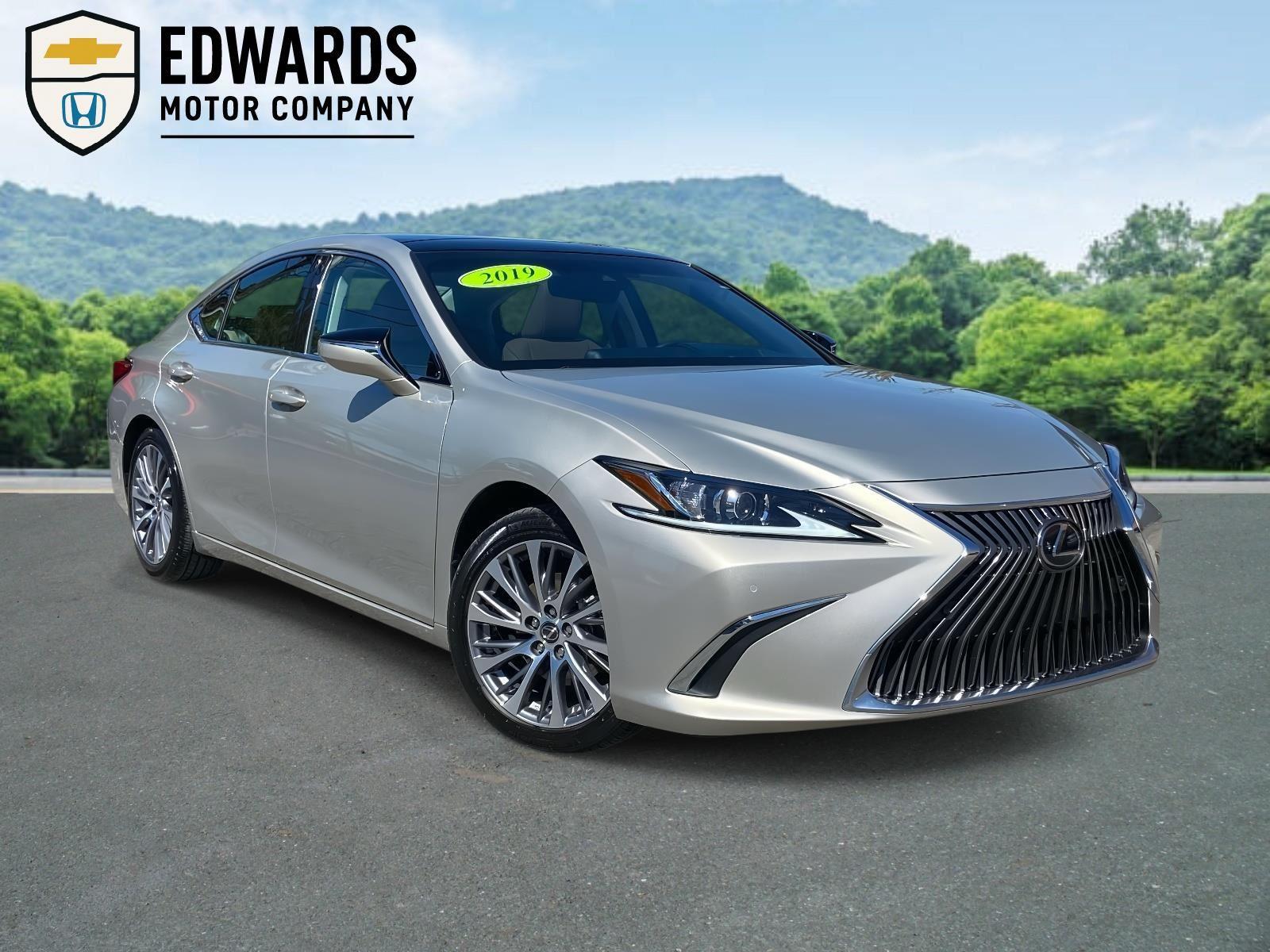 2019 Lexus ES