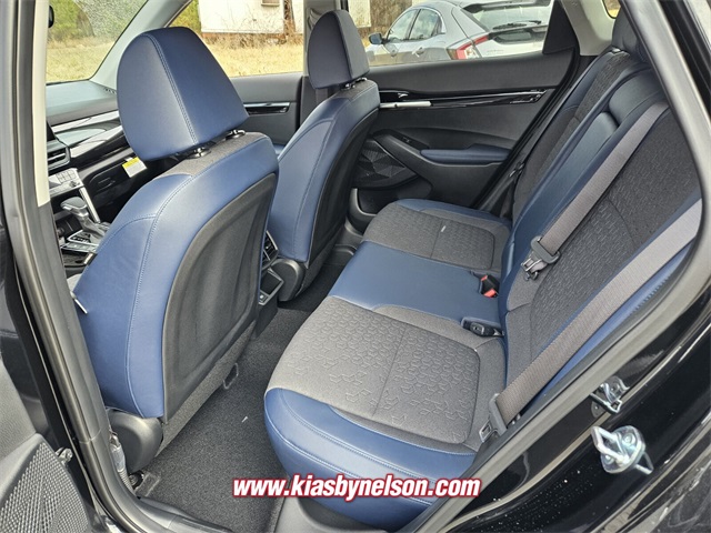 2025 Kia Seltos S photo 3