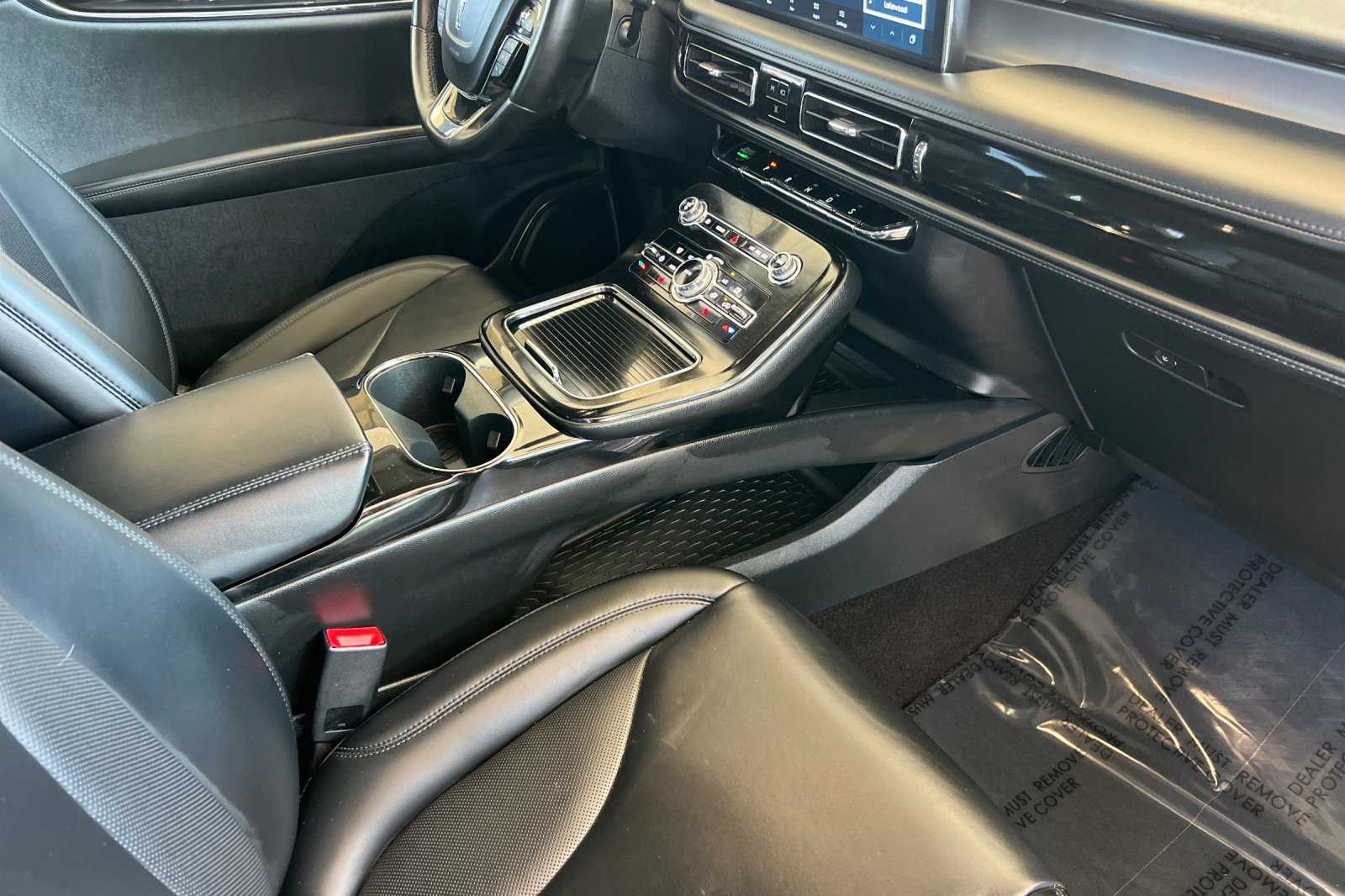 2021 Lincoln Nautilus Standard photo 17