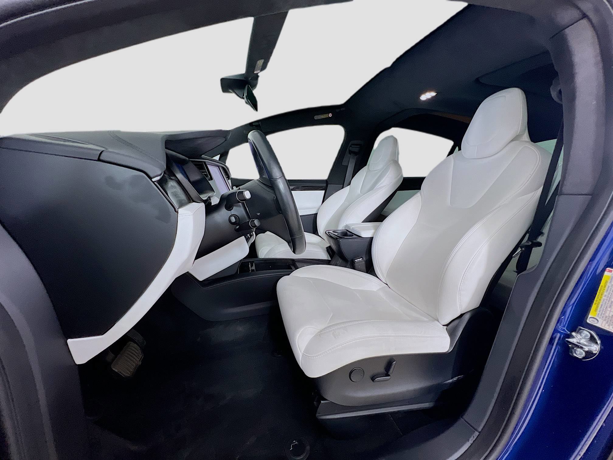 2019 Tesla Model X 75D photo 20