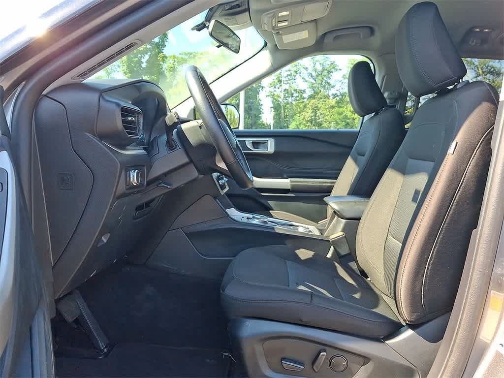 2022 Ford Explorer XLT photo 11
