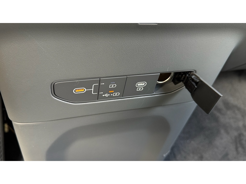 2026 Kia EV9 Wind AWD photo 17