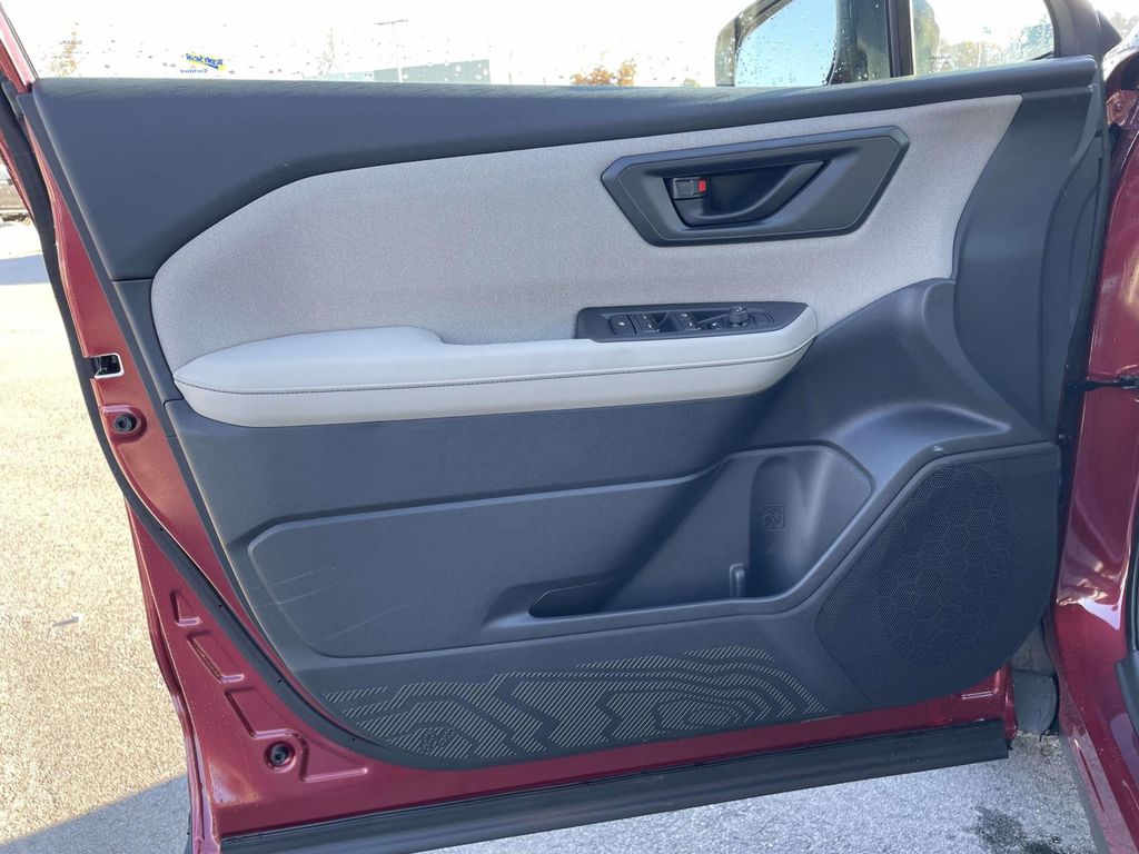 2026 Subaru Forester Base photo 4