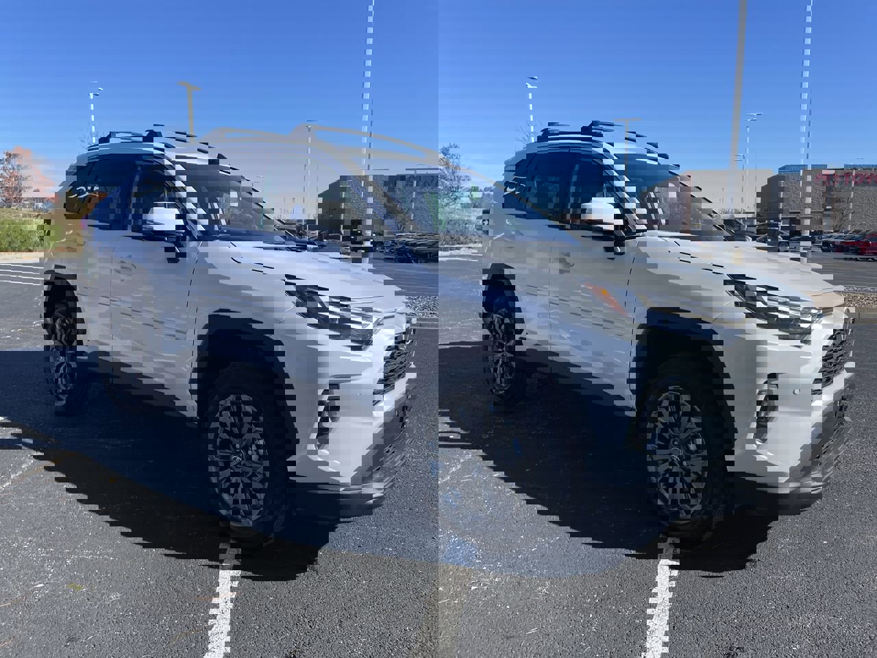 2025 Toyota RAV4 XLE Premium's photo