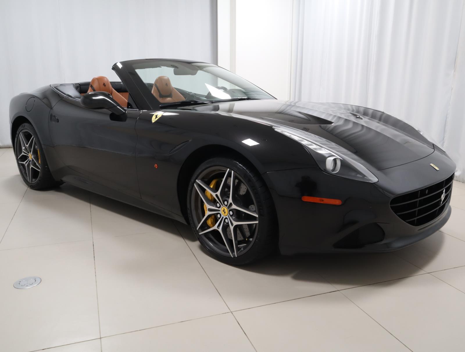 2017 Ferrari California T photo 3