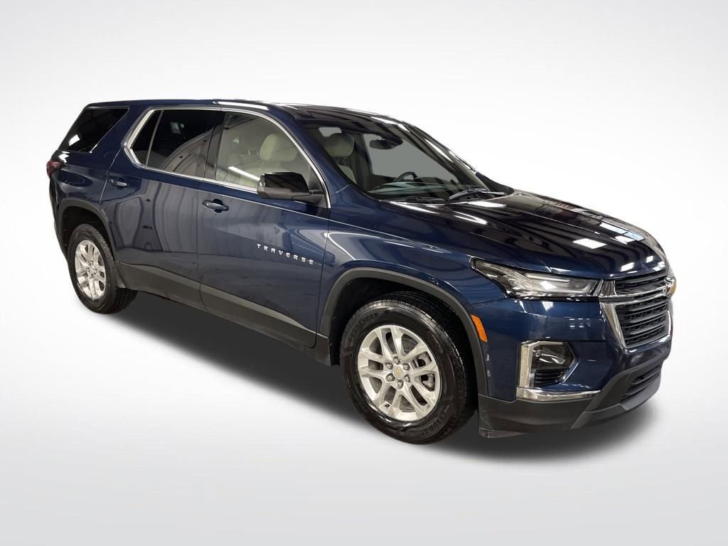 2022 Chevrolet Traverse LS photo 3