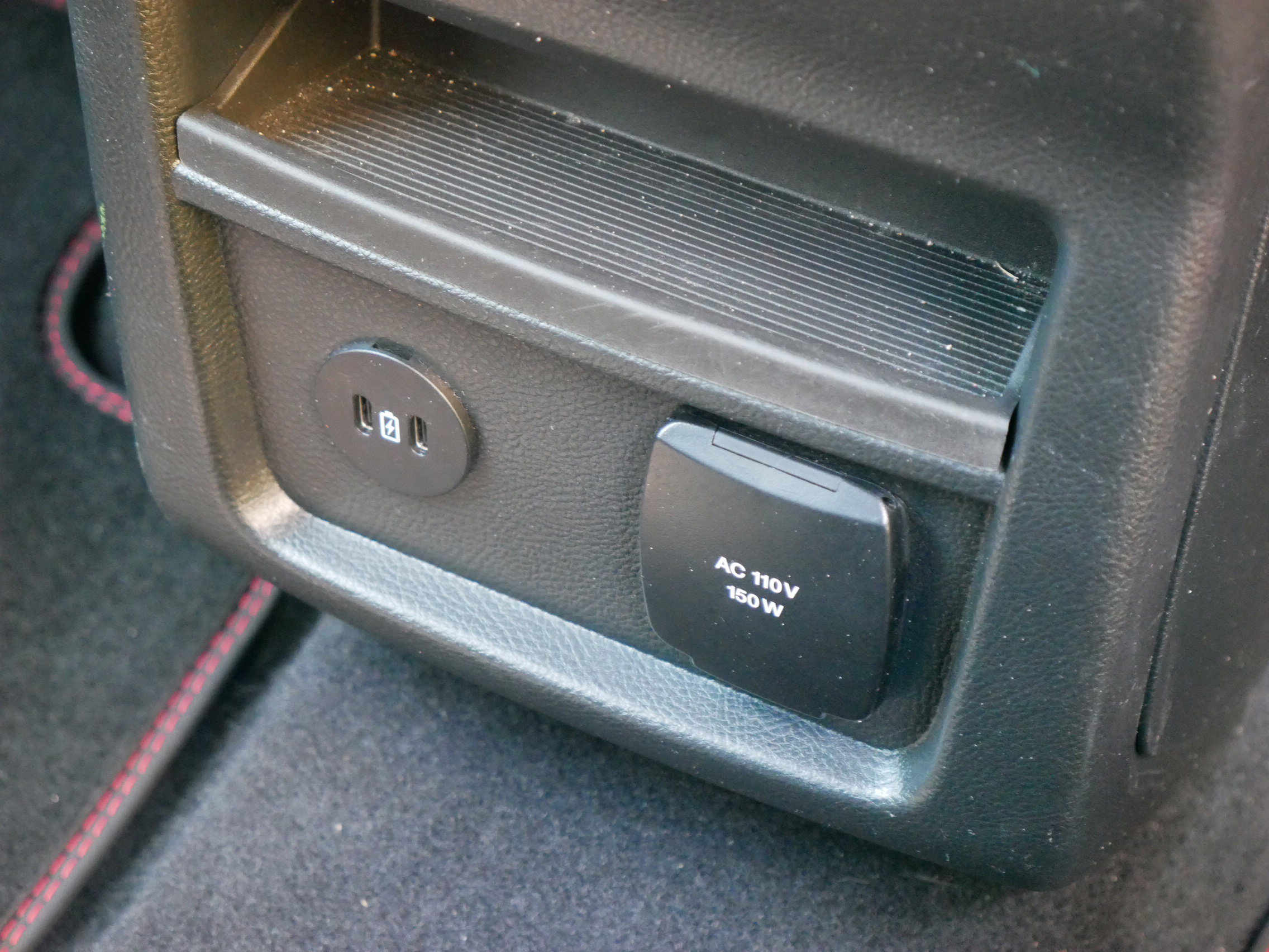 2024 Ford Edge ST-Line photo 28