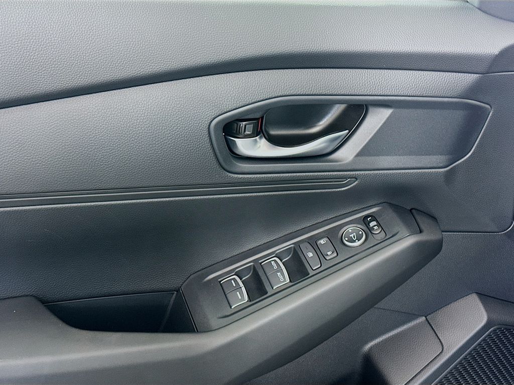 2025 Honda Accord LX photo 19