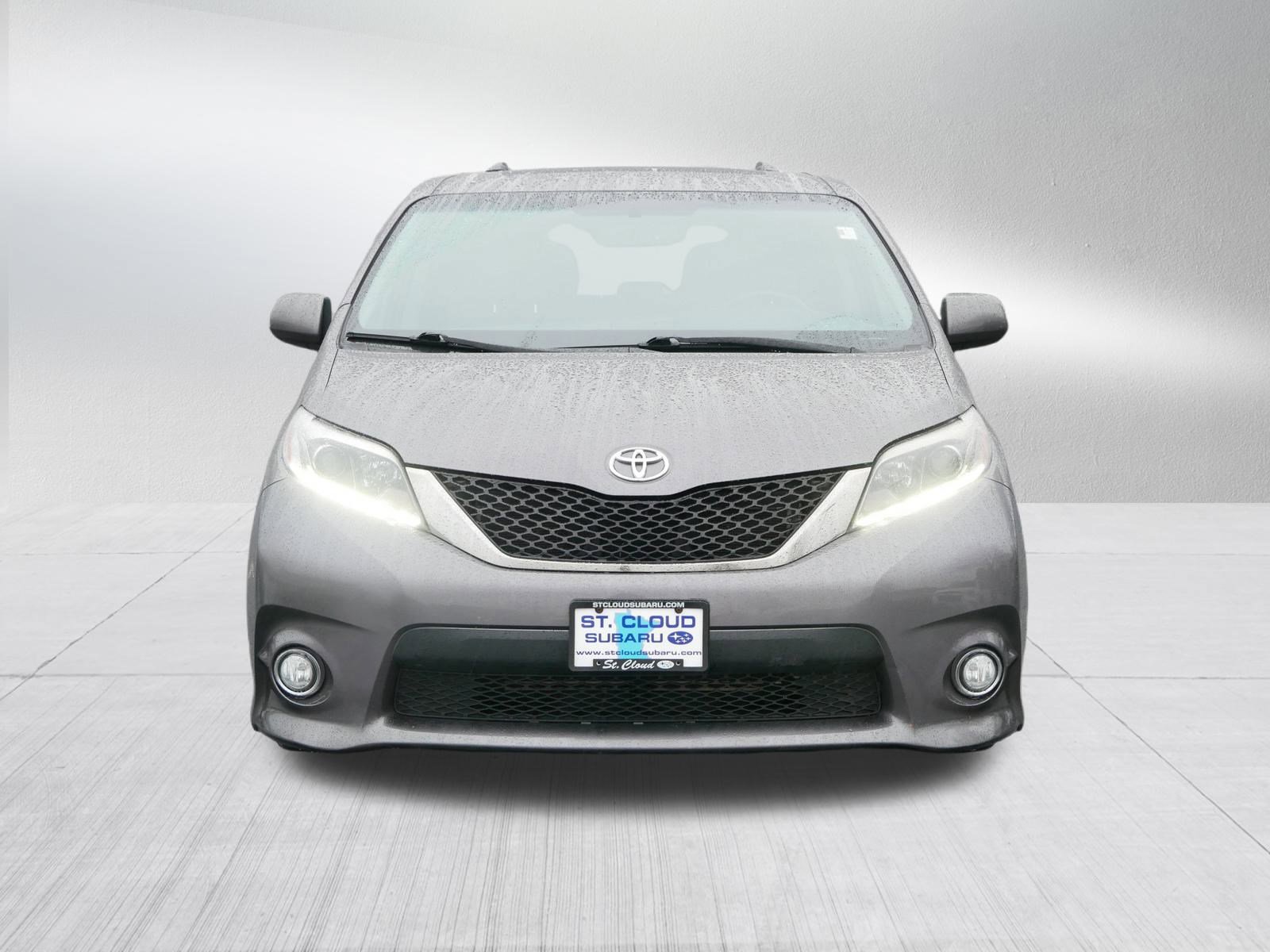 Used 2017 Toyota Sienna SE with VIN 5TDXZ3DC3HS812315 for sale in Saint Cloud, Minnesota