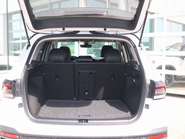 2025 Volkswagen Taos SE photo 28
