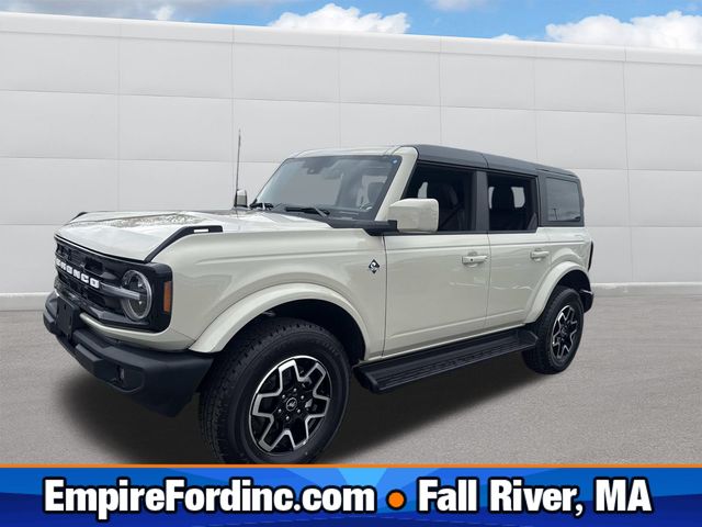 2025 Ford Bronco 4-Door Outer Banks's photo