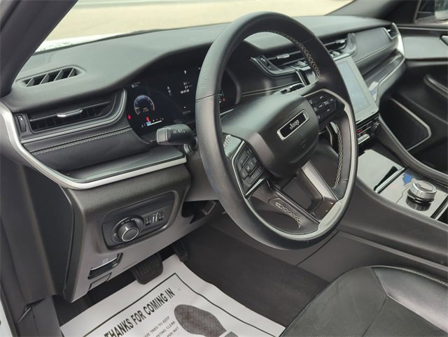 2021 Jeep Grand Cherokee Altitude photo 2