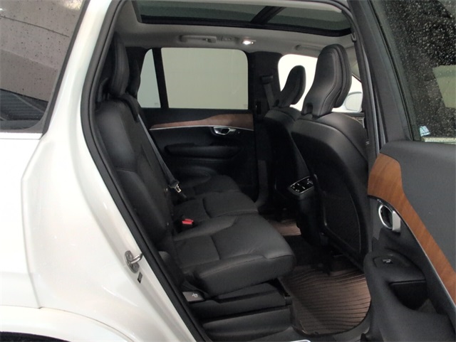 2024 Volvo XC90 Plus photo 14