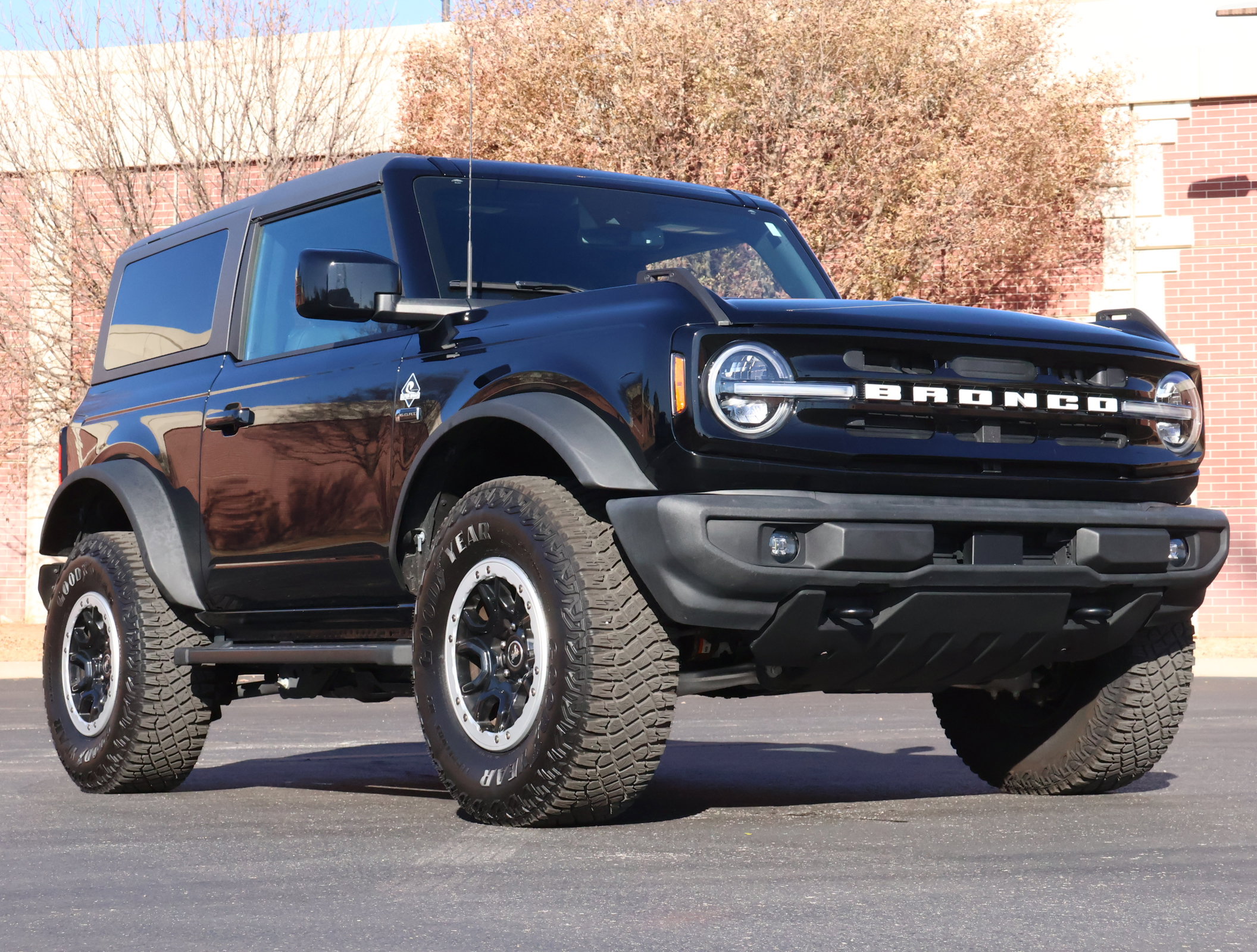 2022 Ford Bronco 2-Door Outer Banks's photo