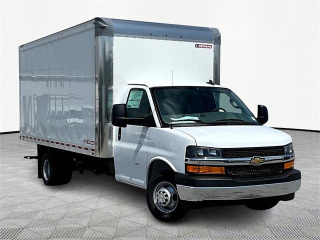 2025 Chevrolet Express Cutaway Base's photo