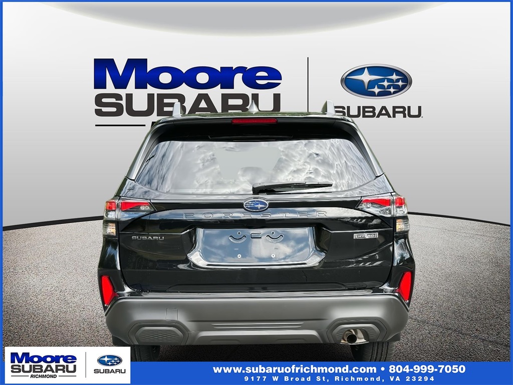 2025 Subaru Forester Premium photo 3