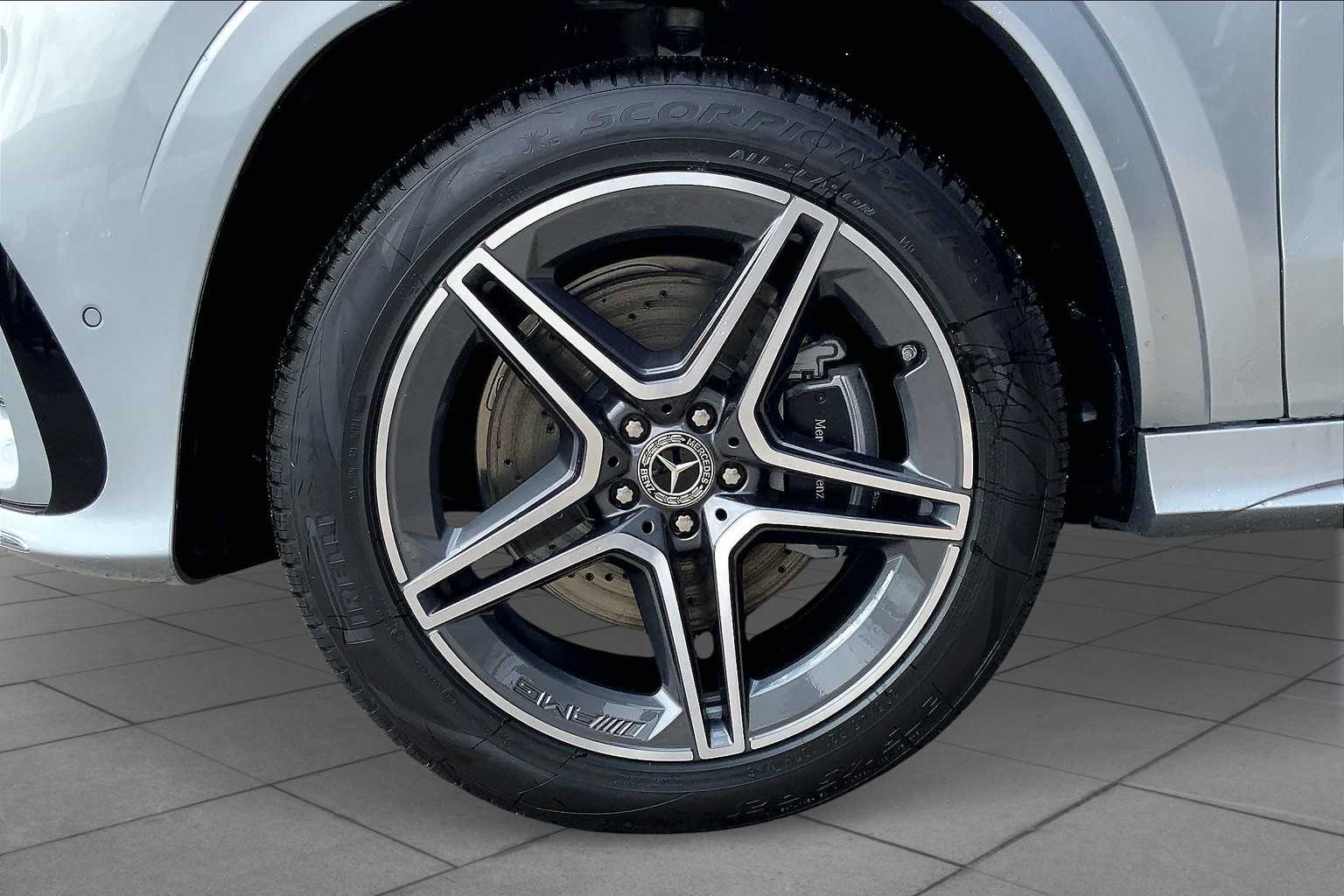 2025 Mercedes Benz GLS 450 4MATIC photo 17
