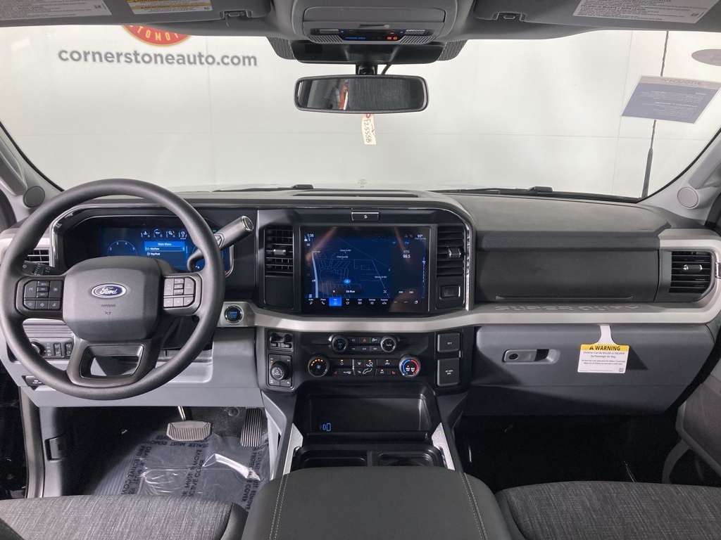 2025 Ford F-350 photo 2