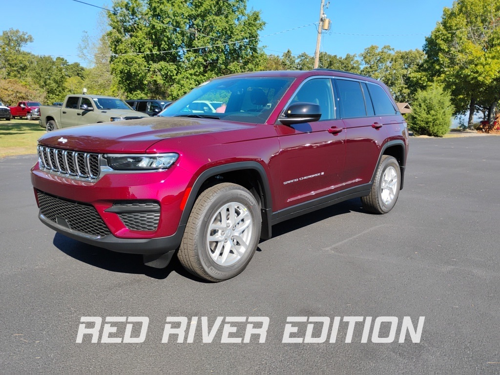 2025 Jeep Grand Cherokee Laredo's photo
