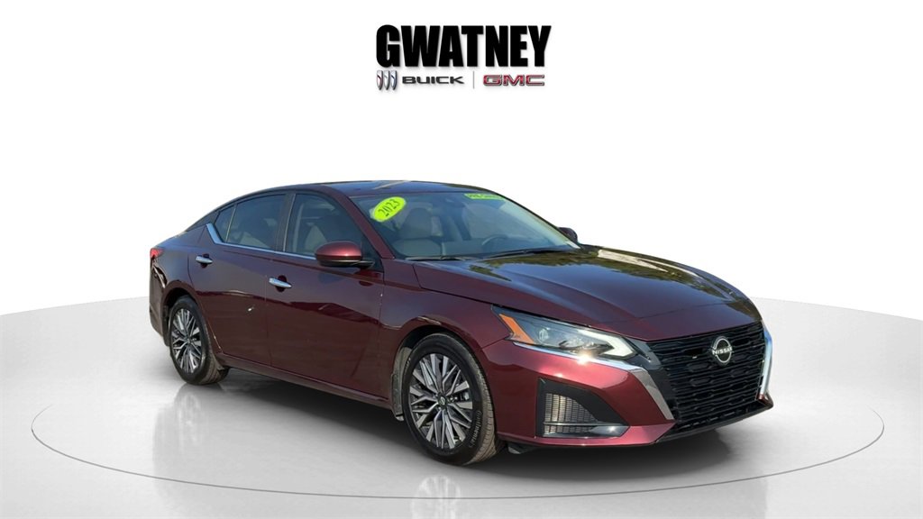 2023 Nissan Altima 2.5 SV photo 8