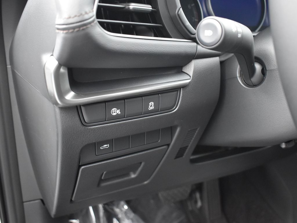 2025 Mazda Mazda3 2.5 Select Sport photo 8