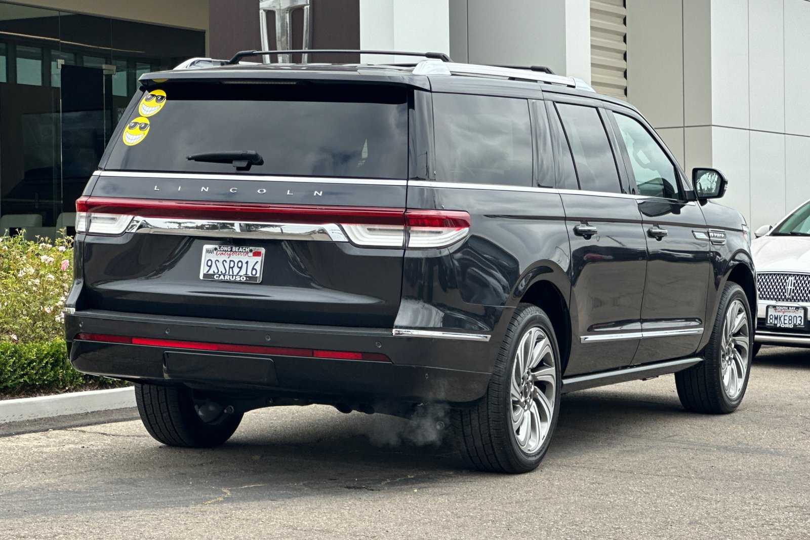 2024 Lincoln Navigator L Reserve photo 2