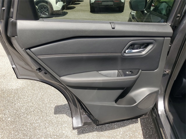 2026 Nissan Rogue SV photo 24