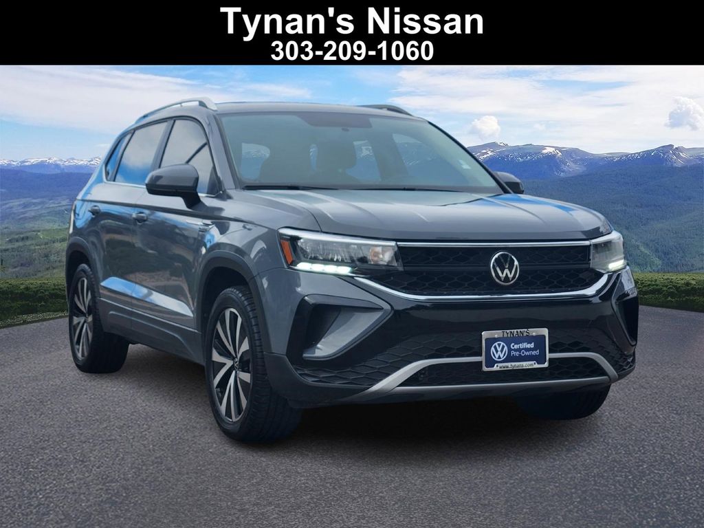 2022 Volkswagen Taos SE's photo