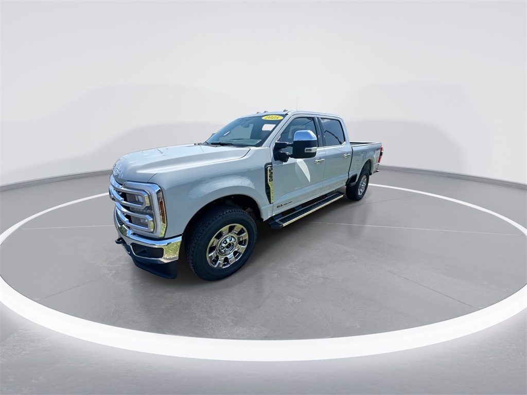 2025 Ford F-350 Lariat photo 4