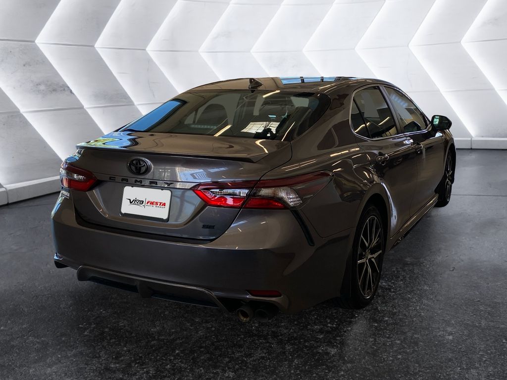 2023 Toyota Camry SE photo 4