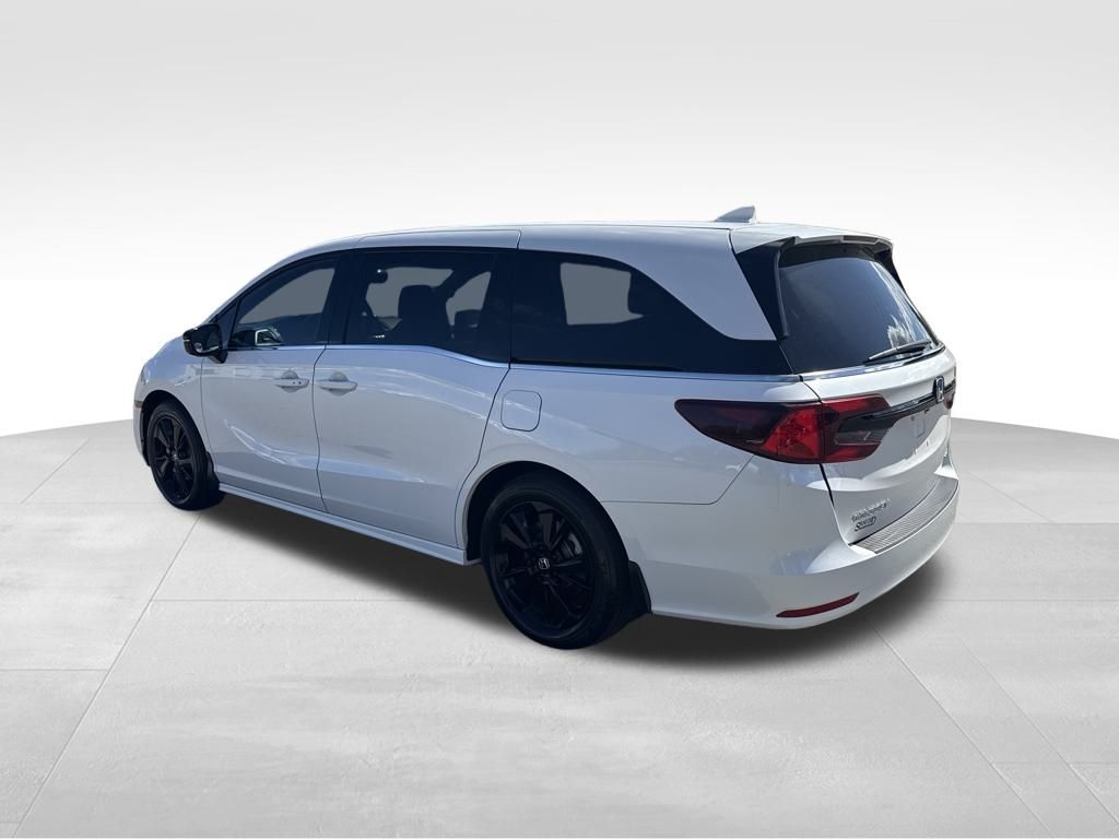 2024 Honda Odyssey Sport photo 3