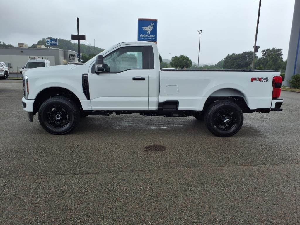 2025 Ford F-350 XL photo 2