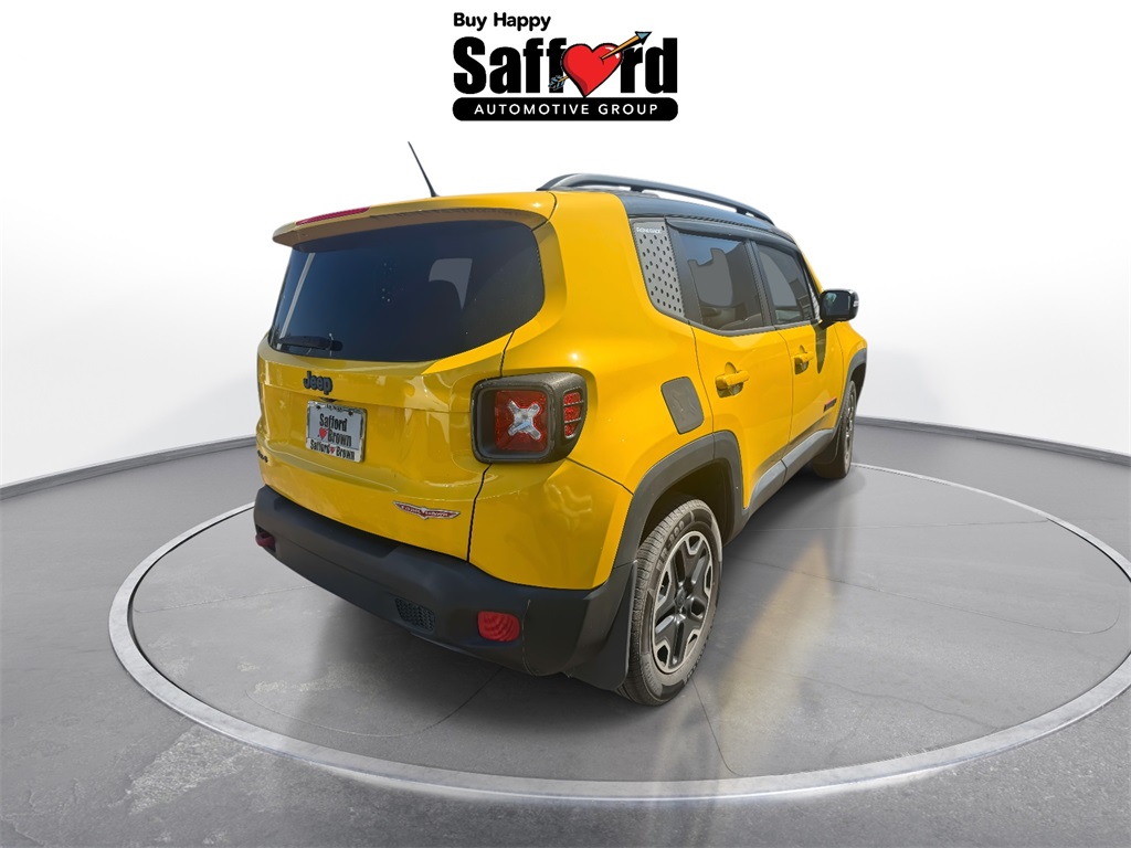 2016 Jeep Renegade Trailhawk photo 2