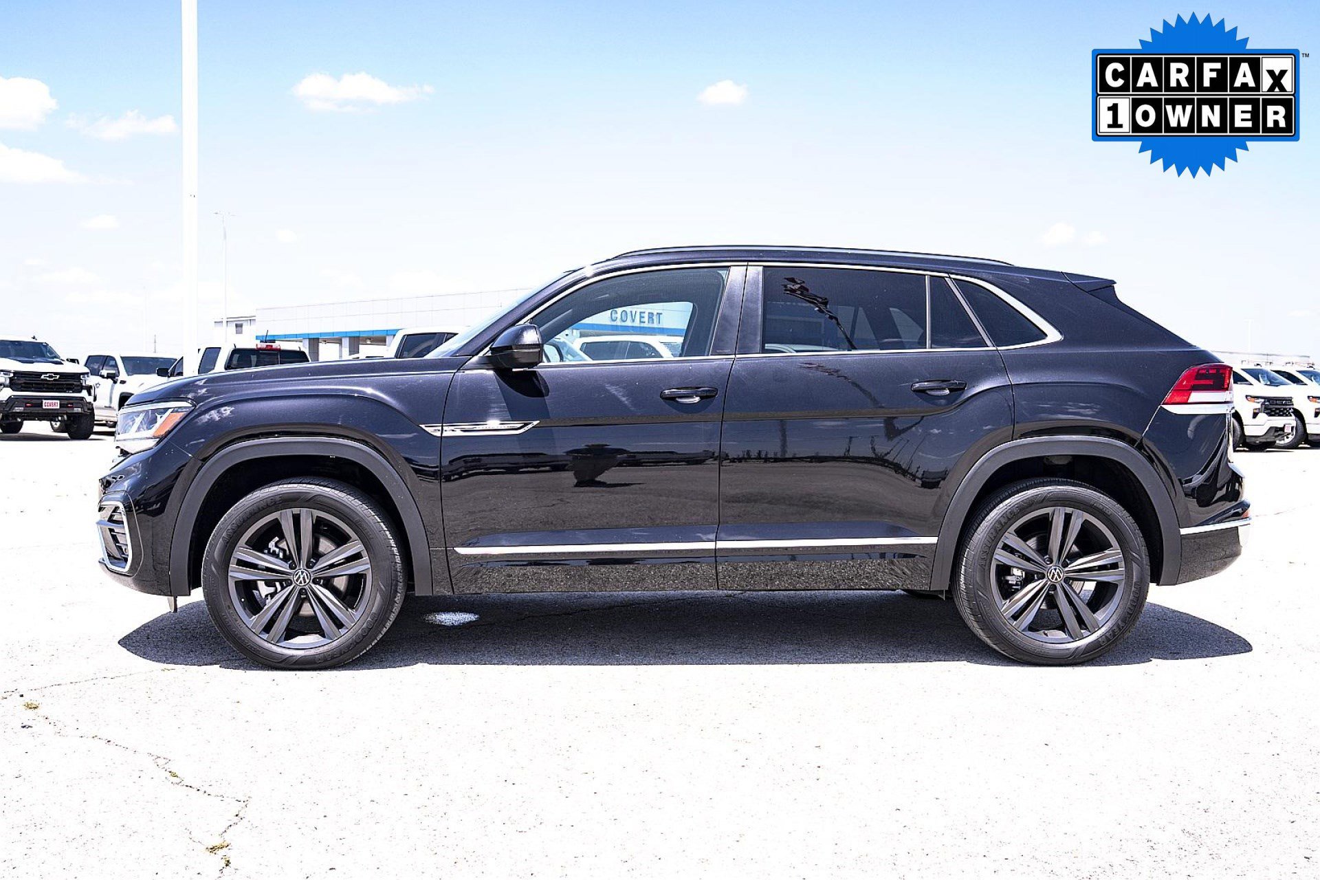 2022 Volkswagen Atlas Cross Sport V6 SEL R-Line photo 10