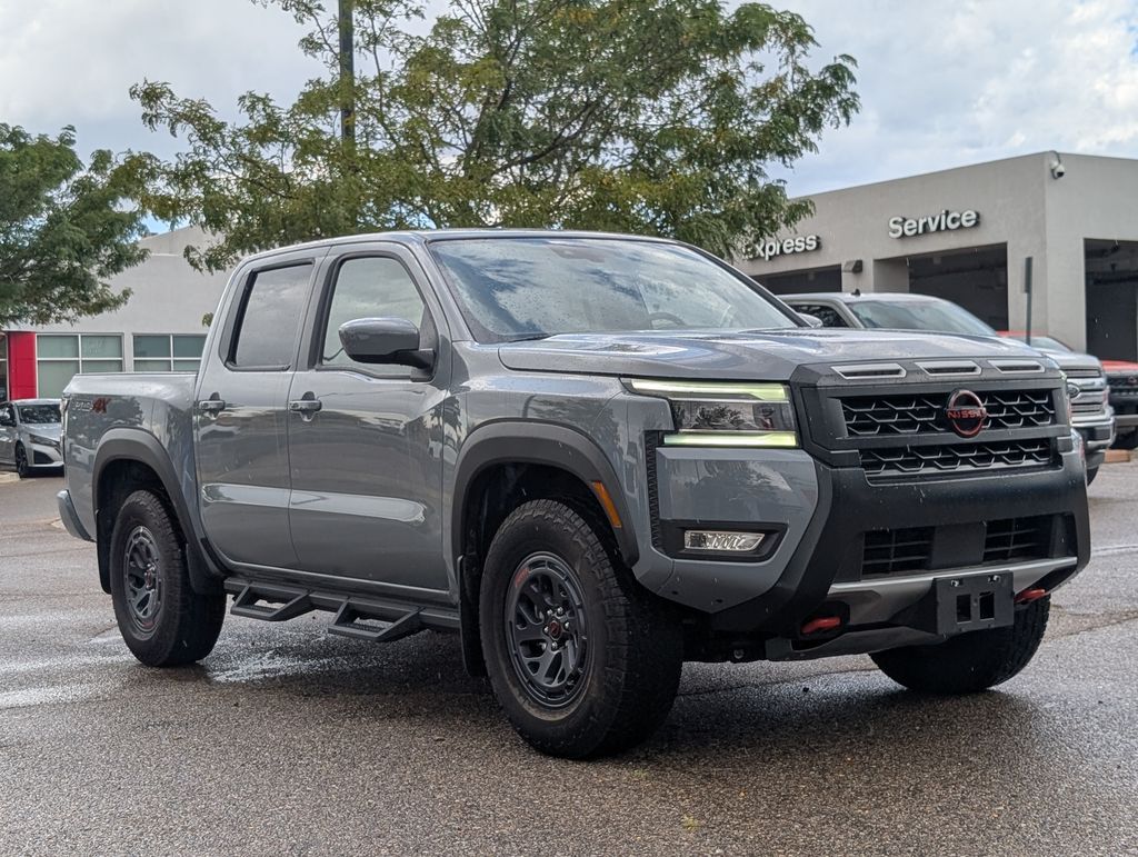 2025 Nissan Frontier PRO-4X's photo