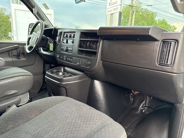 2023 Gmc Savana Cargo 2500 photo 24