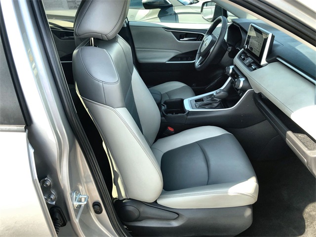 2024 Toyota RAV4 XLE Premium photo 16