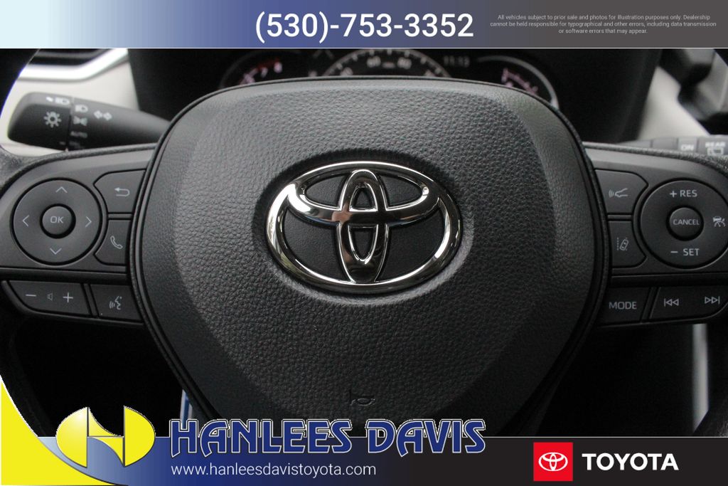 2025 Toyota RAV4 XLE photo 22