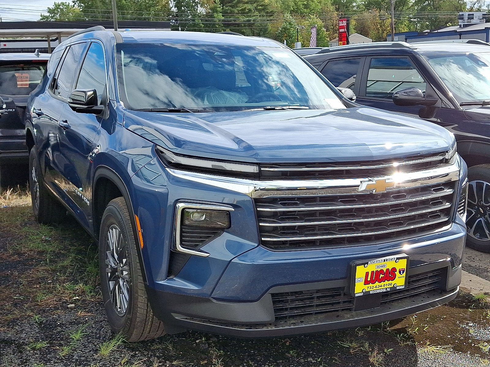 2026 Chevrolet Traverse photo 2