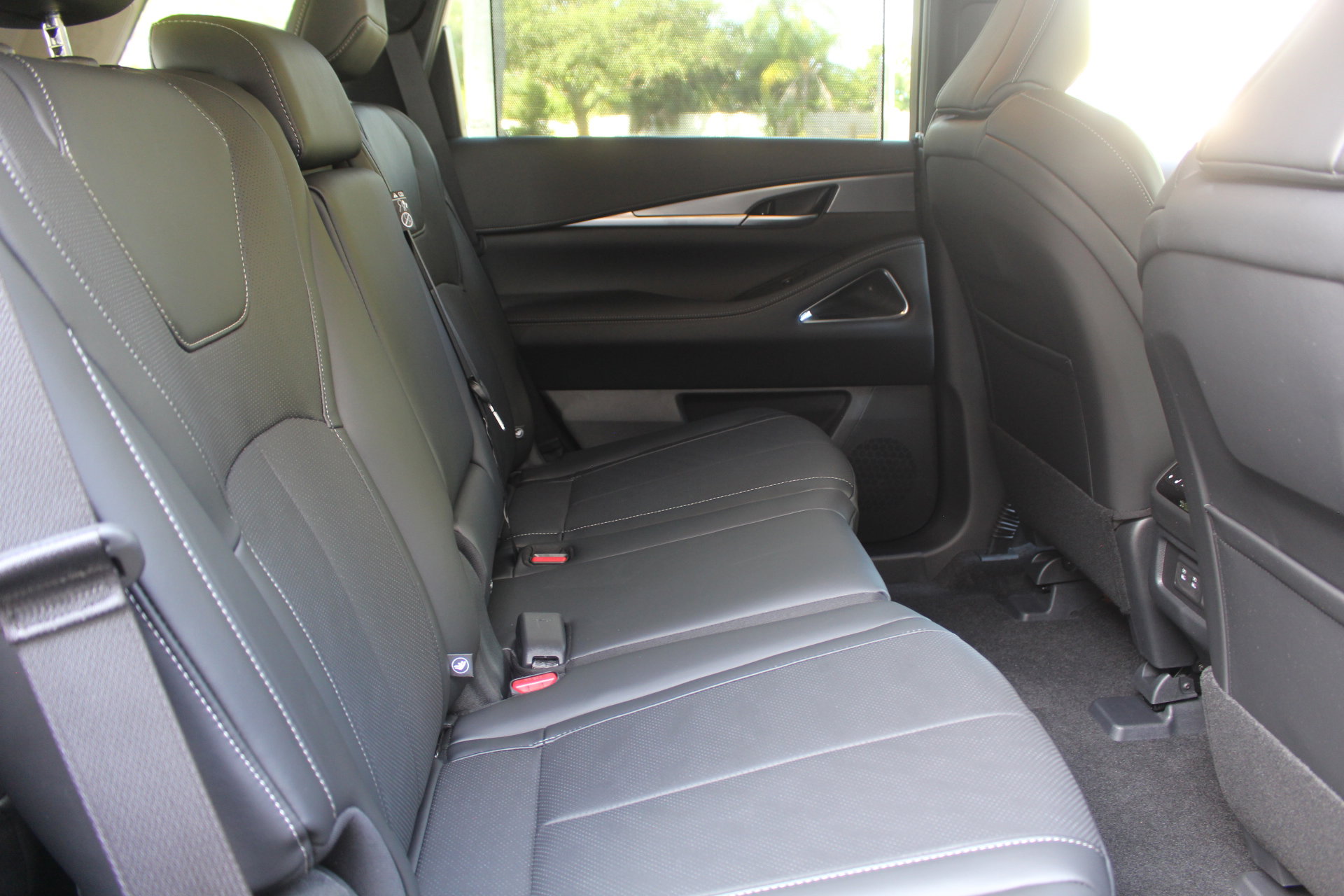 2026 Infiniti QX60 Luxe photo 18