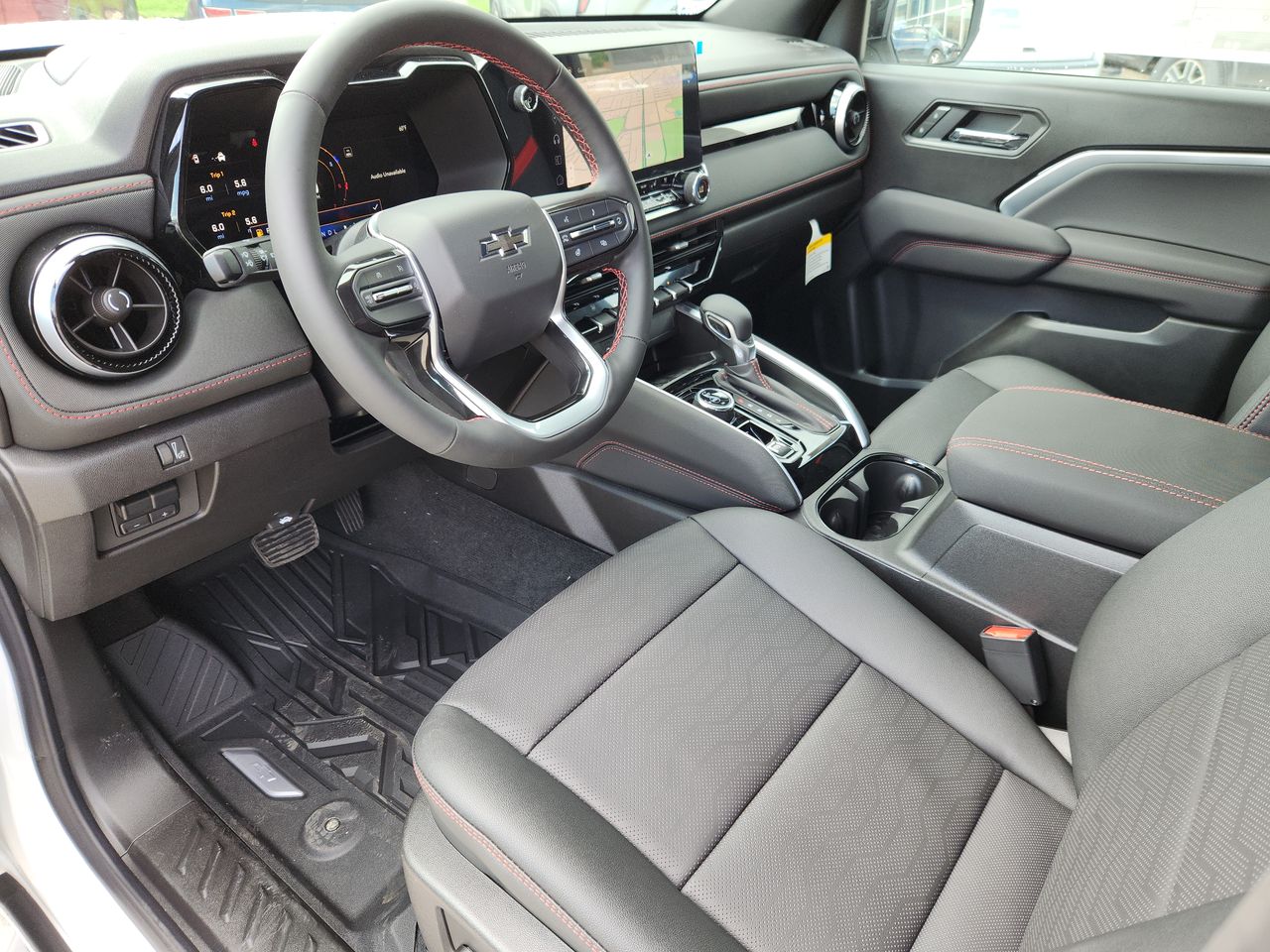 2025 Chevrolet Colorado Z71 photo 10
