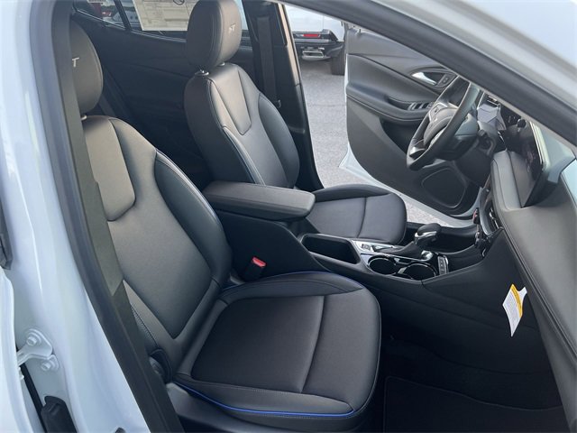 2026 Buick Encore GX Sport Touring photo 2