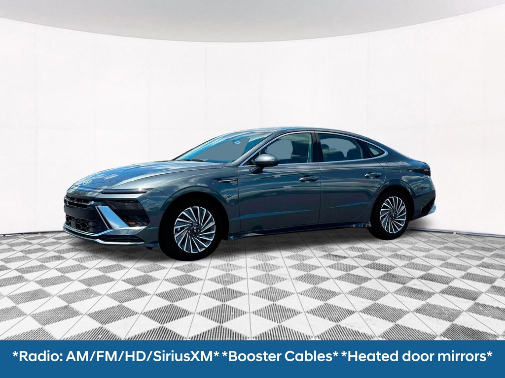 2025 Hyundai Sonata Hybrid SEL photo 2