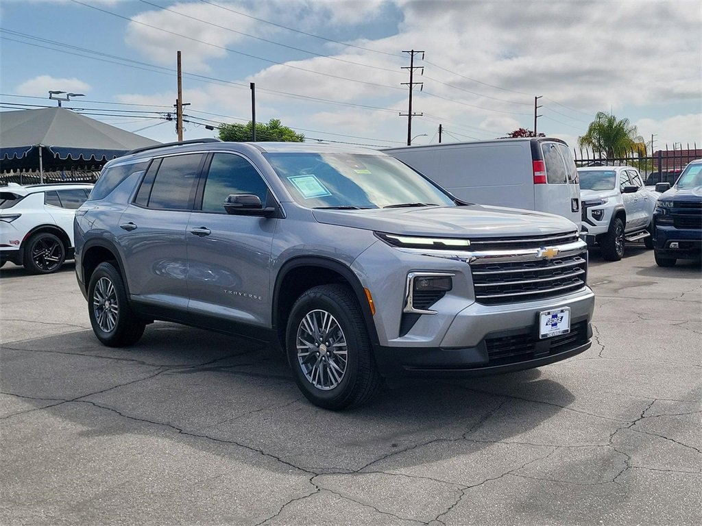 2025 Chevrolet Traverse photo 25