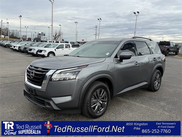 2022 Nissan Pathfinder SV
