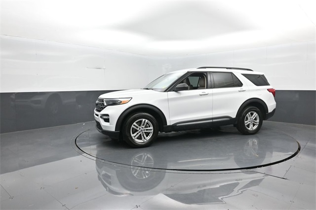 2023 Ford Explorer XLT photo 3
